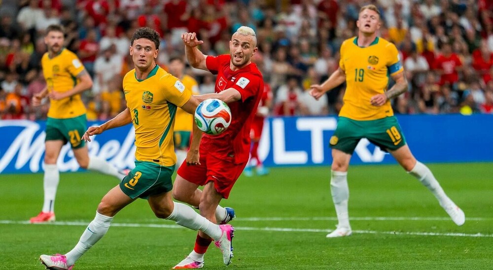 Cầu thủ Australia che bóng quá hay