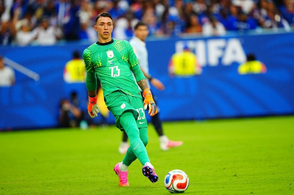 Muslera đã 5 năm không bắt chính cho đội tuyển