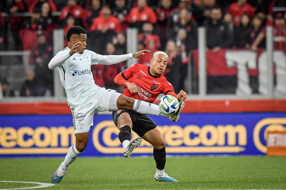 Cruzeiro vs Atheltico PR - Đại chiến top 4