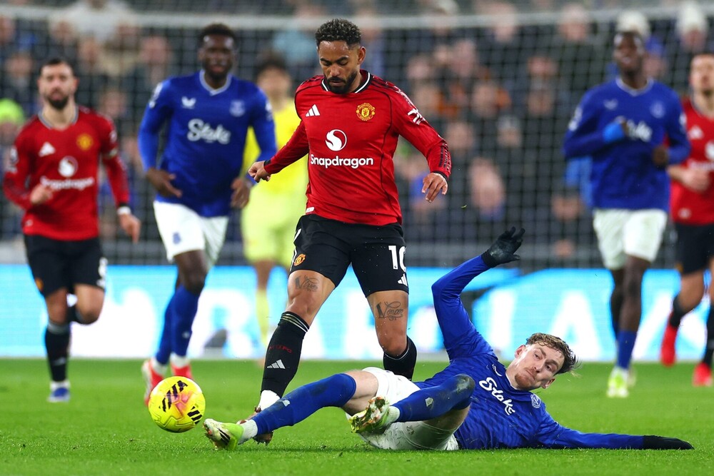 Everton vs Man United - Quỷ Đỏ vào form